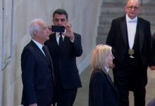 Фото - Президент Армении нарушил протокол у гроба Елизаветы II