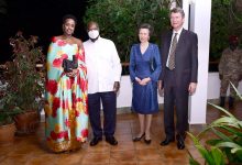 Фото - Дочь Елизаветы II в платье как у Кейт Миддлтон встретилась с президентом Уганды