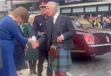 Фото - Первый министр Шотландии поприветствовала Карла III поклоном вместо реверанса